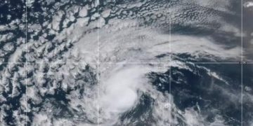 رعب في العالم من اشتداد إعصار إيرين إلى الفئة الثانية.. المركز الأميركي للأعاصير يكشف التفاصيل