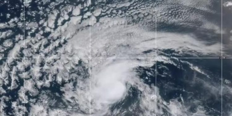 رعب في العالم من اشتداد إعصار إيرين إلى الفئة الثانية.. المركز الأميركي للأعاصير يكشف التفاصيل