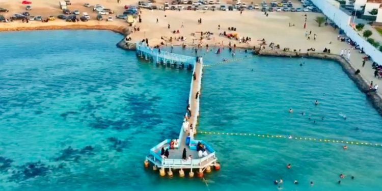 إغلاق شاطئ اللؤلؤ في جدة مؤقتًا.. تطويرات جديدة لسلامة الزوار