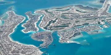 لقطات جوية لجزيرة شُورى تُشعل التفاعل .. ما لا تعرفه عن درة البحر الأحمر لعام 2025