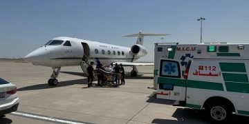 سفارة المملكة في الكويت تنقل ثلاثة سعوديين مصابين عبر طائرة إخلاء طبي