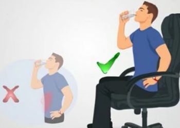 تناول الماء وقوفًا