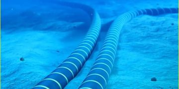 انقطاع كابلات الإنترنت