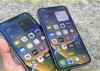 أبل تستعد لإلغاء منفذ شريحة الاتصال التقليدية في جميع إصدارات “آيفون 17”