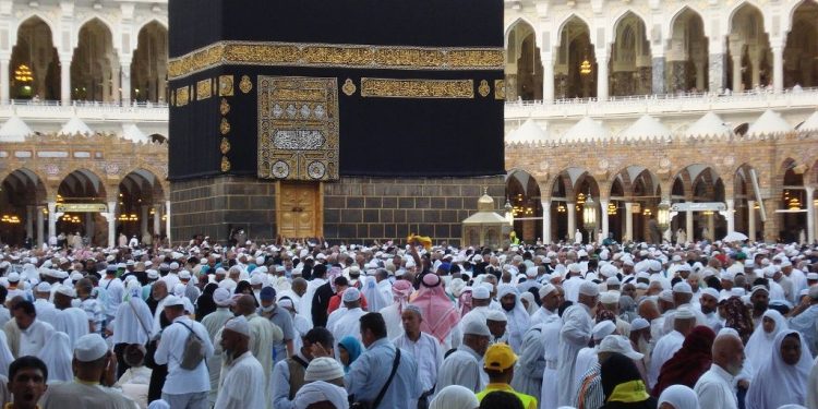 «فيديو».. شؤون الحرمين تواصل جهودها الميدانية لتنظيم الحشود وتقديم أفضل الخدمات لضيوف الرحمن