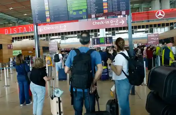 140 رحلة ملغاة.. مطارات أوروبا تواجه شللاً بسبب الهجوم الإلكتروني