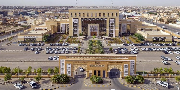 أمانة القصيم تطلق 15 حاضنة بلدية بـ290 منفذ بيع لدعم مشاريع الشباب والأسر المنتجة