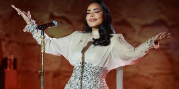 أحلام تصل جدة وتبدأ بروفاتها المكثفة في عبادي الجوهر ارينا استعدادًا لحفلها في موسم جدة