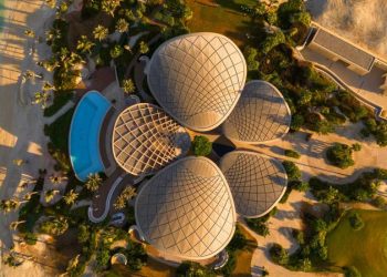 افتتاح جزيرة شورى.. 3 منتجعات عالمية تفتح أبوابها للزوار في قلب البحر الأحمر