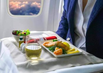 9 خدمات مجانية على متن الطائرة لا تفوت طلبها