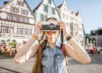 رحلات من أجل الكاميرا.. كيف غيّرت السوشال ميديا معنى السفر عند النساء؟