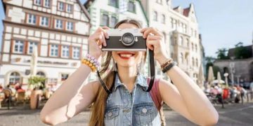 رحلات من أجل الكاميرا.. كيف غيّرت السوشال ميديا معنى السفر عند النساء؟