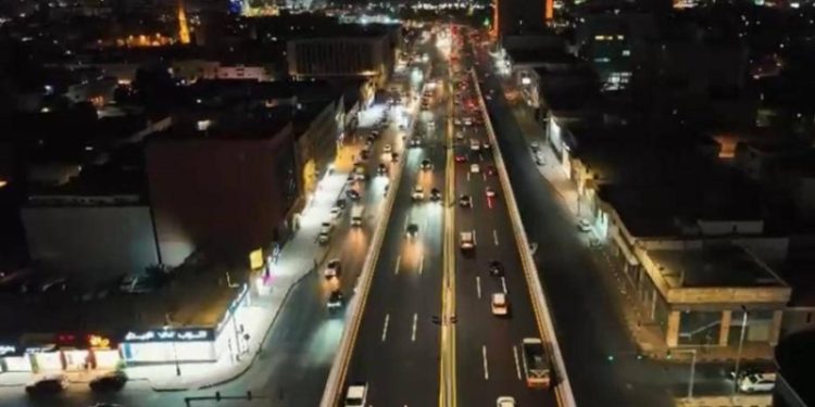 أمانة الشرقية تنهي صيانة جسر الملك فهد بالخبر لتعزيز كفاءة البنية التحتية والطرق