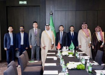 الحقيل يوقع اتفاقيات كبرى مع الصين لتنفيذ 100 ألف وحدة سكنية بحلول 2030