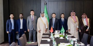 الحقيل يوقع اتفاقيات كبرى مع الصين لتنفيذ 100 ألف وحدة سكنية بحلول 2030