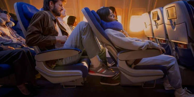 رسوم على “راحة الظهر”.. هل أصبحت المقاعد المريحة رفاهية في الطيران؟