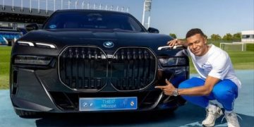 سيارة مبابي