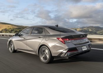 هيونداي إلنترا 2025  