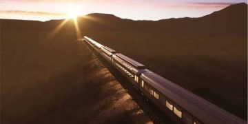 القطار الجديد الذي يغيّر مفهوم السفر الفاخر في المملكة.. تعرف على “حلم الصحراء”