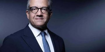 خالد العناني وزير السياحة المصري السابق أول عربي يرأس اليونسكو