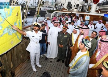  “شباب عُمان الثانية”.. سفينة الصداقة والسلام ترسو في جدة
