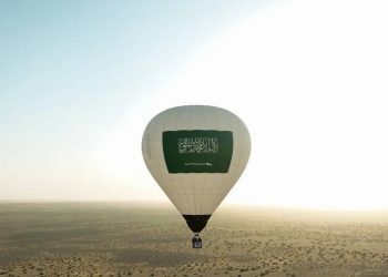محمية الإمام عبدالعزيز بن محمد الملكية تطلق تجربة المنطاد الهوائي لموسم العرمة 2025-2026
