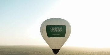 محمية الإمام عبدالعزيز بن محمد الملكية تطلق تجربة المنطاد الهوائي لموسم العرمة 2025-2026