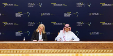 اتفاقية بين صندوق الاستثمارات العامة و«جونز لانغ لاسال» لتعزيز الابتكار وتطوير القطاع العقاري في المملكة