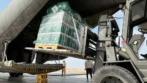 السعودية تمد يد العون