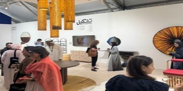 المشاركة السعودية تتألق في “أسبوع دبي للتصميم” عبر جناح إثراء