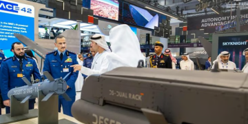 قائد القوات الجوية يترأس وفد وزارة الدفاع في افتتاح معرض دبي للطيران 2025