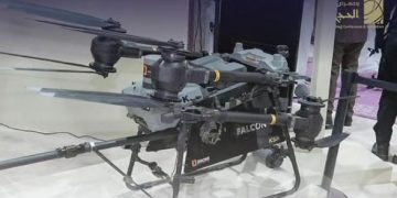 الدفاع المدني يستعرض طائرة “صقر” الذكية في مؤتمر الحج