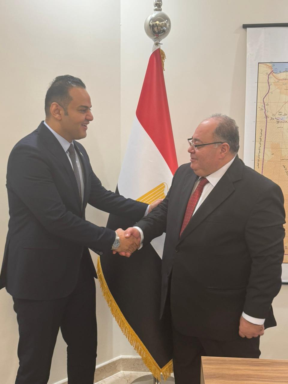 النائب الحسين الليثي يزور القنصلية المصرية