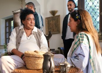 محمد منير يطلق الأغنية الرسمية لبطولة كأس العرب فيفا قطر 2025 بتوقيع المخرجة ليلى غالب