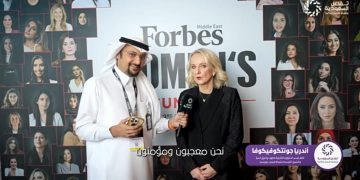 السعودية تحقق إنجازات كبيرة في تمكين المرأة.. فيليب موريس العالمية تشيد بإنجازات المملكة “فيديو”