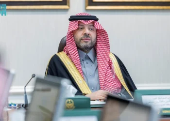 أمير الحدود الشمالية يترأس اجتماع لجنة مراقبة عقارات الدولة ويؤكد التصدي للتعديات