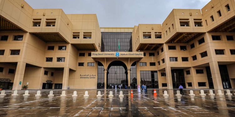 طلاب جامعة الملك سعود يختتمون رحلة علمية متخصصة في لندن لتعزيز الوعي العقاري