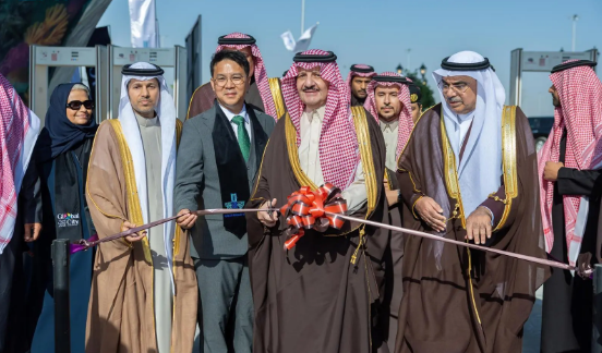 أمير المنطقة الشرقية يدشّن مشروع المدينة العالمية في الدمام كوجهة استثمارية وسياحية متكاملة