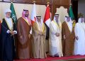 ولي العهد يتوسط قادة الخليج في الصورة التذكارية للقمة الـ46 بالبحرين