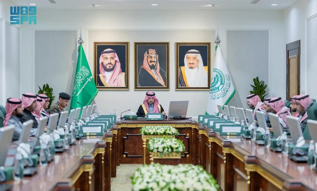 أمير الحدود الشمالية يترأس اجتماع لجنة مراقبة عقارات الدولة ويؤكد التصدي للتعديات