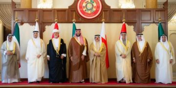 «إنشاء هيئة للطيران المدني وإطلاق منصة صناعية».. قرارات مهمة في القمة الخليجية الـ46 بالبحرين