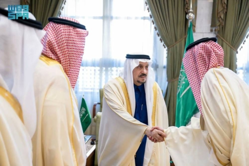 أمير الرياض يطلع على خطط تطوير الاستثمار للغرفة التجارية الصناعية بالمنطقة