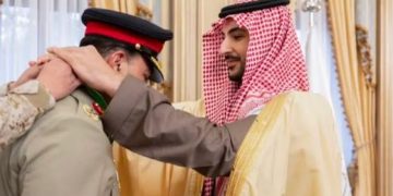 السعودية تكرم قائد الجيش الباكستاني
