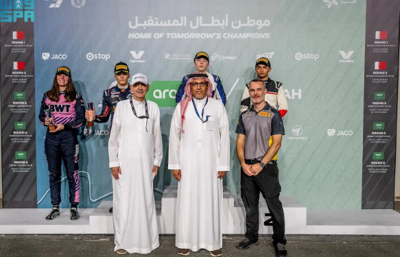 جدة تحتضن الإثارة.. بيلوفيسكي يتصدر السباق الأول في الجولة الختامية لبطولة أرامكو للفورمولا 4