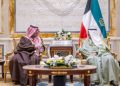 أمير الكويت يستقبل الأمير تركي