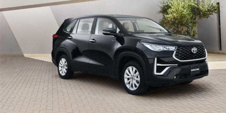 تويوتا إنوفا