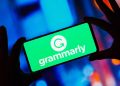 Grammarly AI: مساعد ذكي من الذكاء الاصطناعي يحوّل النصوص العادية إلى كتابة احترافية