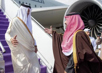 ولي العهد يستقبل أمير قطر