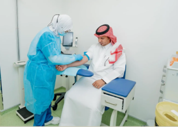 الصحة القابضة توضح إجراءات الاستفادة من مبادرة “تأكد لصحتك” والباقات المتوفرة للفحص الوقائي