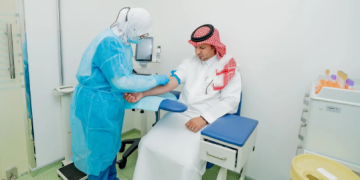 الصحة القابضة توضح إجراءات الاستفادة من مبادرة “تأكد لصحتك” والباقات المتوفرة للفحص الوقائي